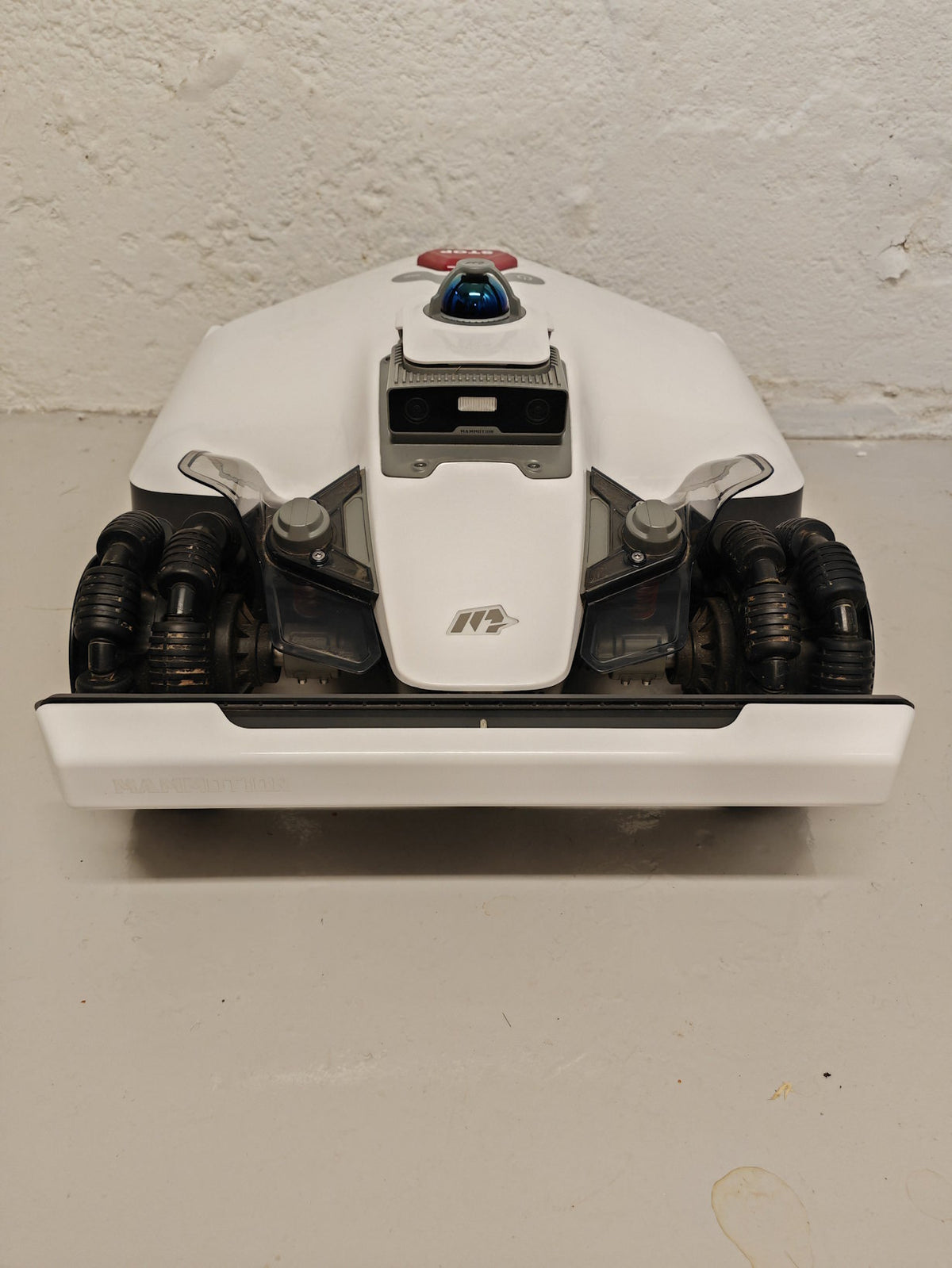 * DEMO* LUBA 3 AWD 3000 (2026) - Robotgräsklippare 3000m² Robotgräsklippare