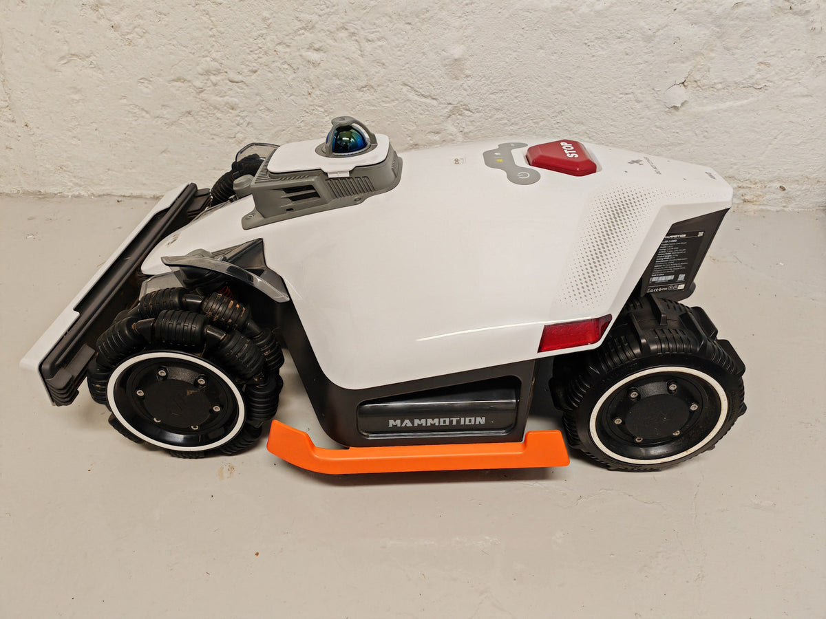 * DEMO* LUBA 3 AWD 3000 (2026) - Robotgräsklippare 3000m² Robotgräsklippare